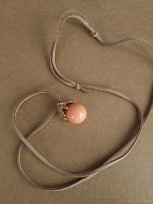 Handmade knitted necklace new, pink
