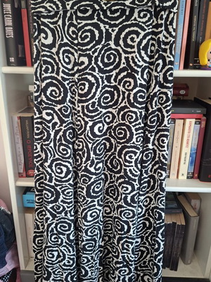 Maxi skirt like new, black and white, Queen Fashion, viscose