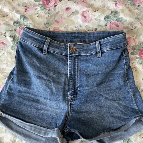 H&M shorts medium blue like new
