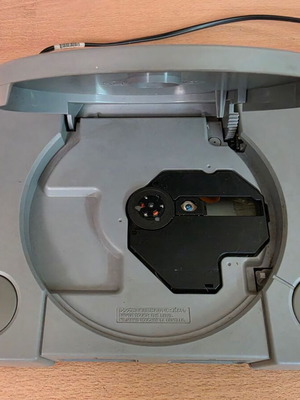 Sony PlayStation 1 SCPH-9002 PAL κονσόλα μεταχειρισμένη, το laser χρειάζεται επισκευή