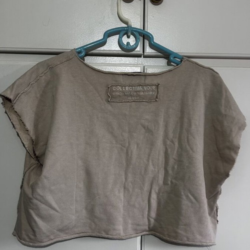 Collectiva Noir sleeveless crop top, beige, size M/L