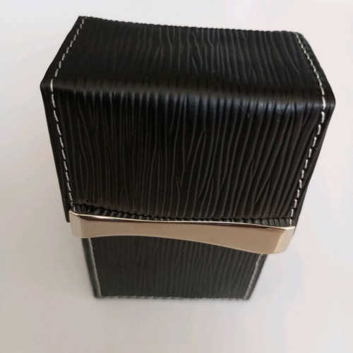 Black cigarette case new with automatic magnetic metal lid