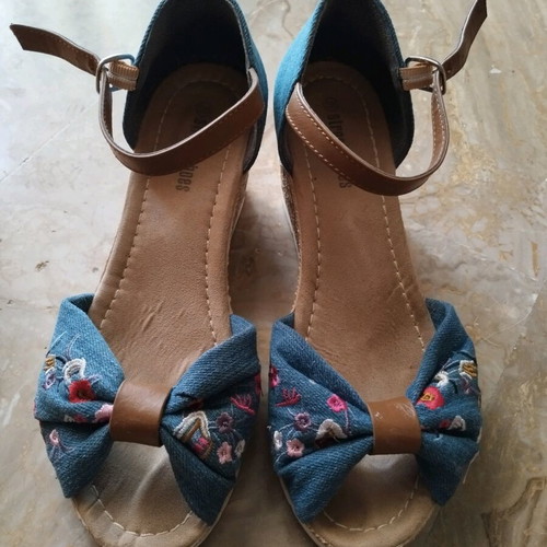 Street Shoes denim sandals with embroidered flowers size 38 used