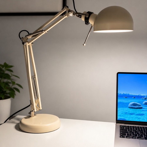Table lamp like new with adjustable arm