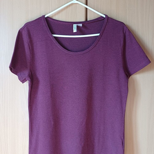 H&M Divided Burgundy T-shirt size L used