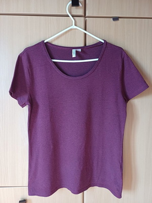 H&M Divided Burgundy T-shirt size L used