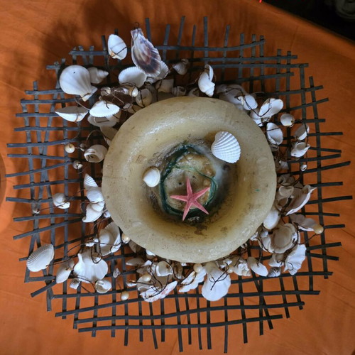 Decorative metal tray like new with shells and candle 38.5x37 cm