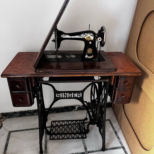 Singer sewing machine furniture functional used antique