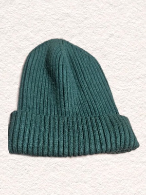 Dark green knit cap like new