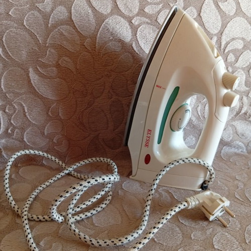 Electric iron 1200W 230-50 Hz