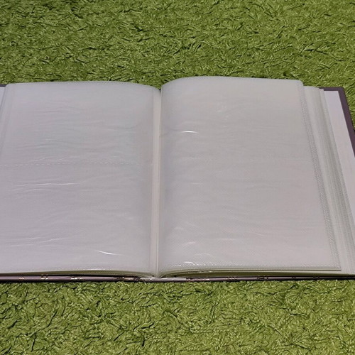 Photo album 10x15 new, holds 200 photos