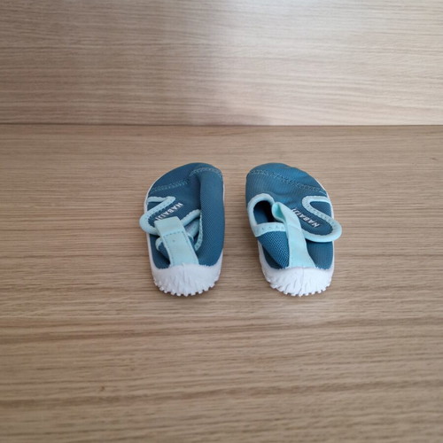 Baby beach shoes size 22-23 and waterproof silicone swimming cap with cat design