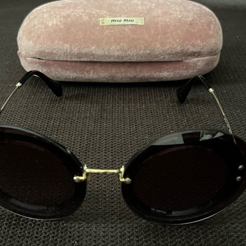 Miu Miu SMU 10R sunglasses women’s size 64-17, like new, violet gradient lenses