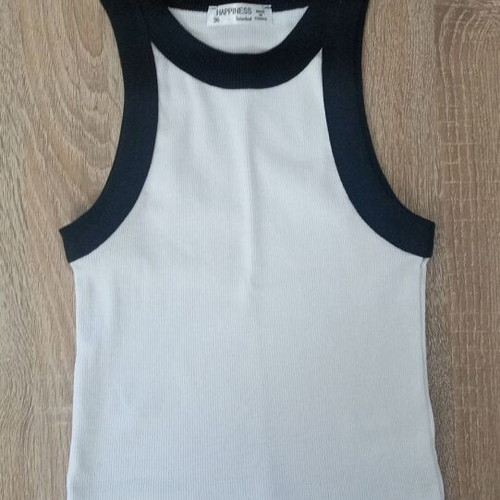 Top No S new, black and white, size S