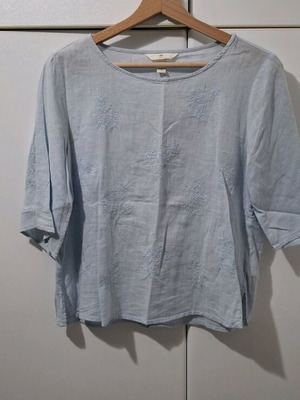 H&M blouse light blue with embroidery and 3/4 sleeve like new