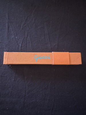Gucci fan new, orange color with case