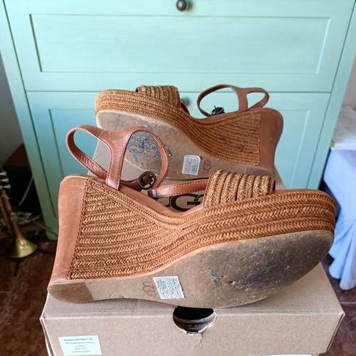 Ugg platform shoes used, size 39, beige