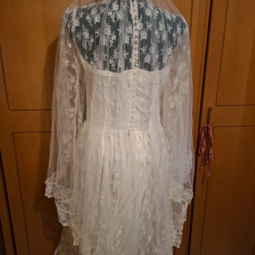 Handmade vintage wedding dress with integrated long train, size Medium, white