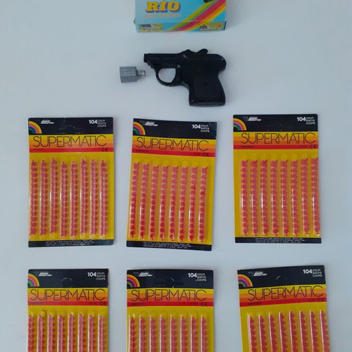 Rio F1 (Pilaz) toy gun with 6 packs of caps new