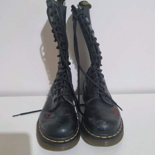 Dr Martens tall women's boots size 37 used, black
