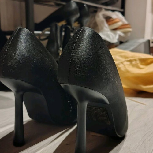 Satin classic pumps like new, size 36, black