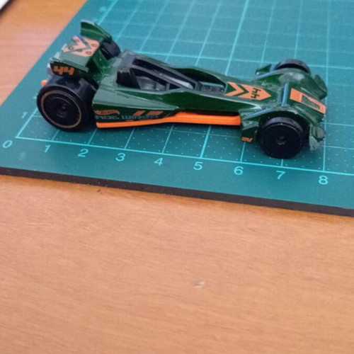 Hot Wheels Hot Wired futuristic electric dragster 2021 like new