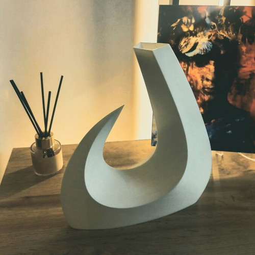 Luna Flame Sculpture decorative vase and flowerpot