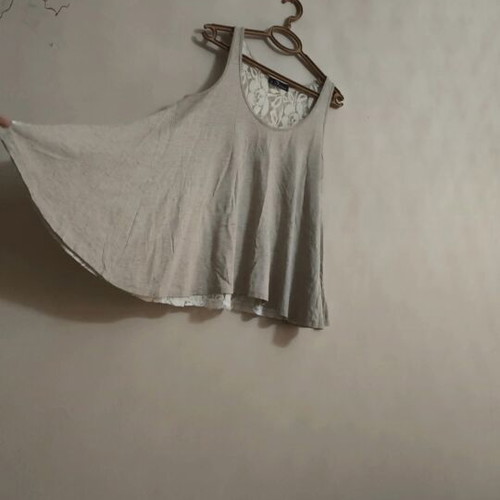 Sleeveless blouse with lace back like new, beige and white