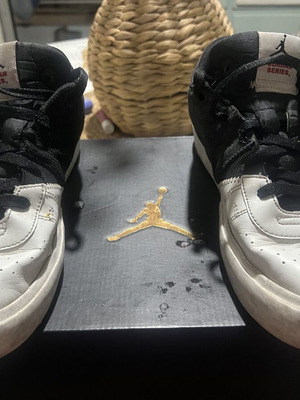 Nike Jordan χαμηλά αθλητικά παπούτσια νούμερο 44, δέρμα και σουέτ, μαύρο και άσπρο