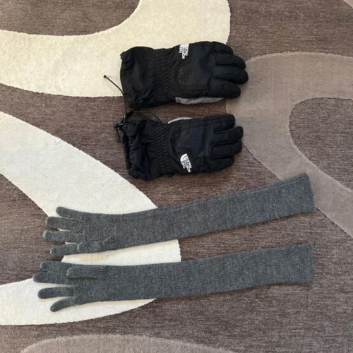 Gloves North Face and long knit pair like new, black and grey