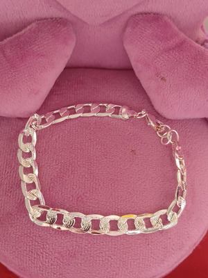 Silver Plated Bracelet Cuban Chain like new, silver color