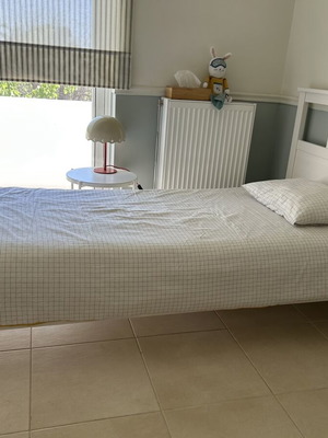 Κρεβάτι Ikea Hemnes 90x200 με προστατευτικό κάγκελο Nattapa σαν καινούργιο, ξύλο πεύκου