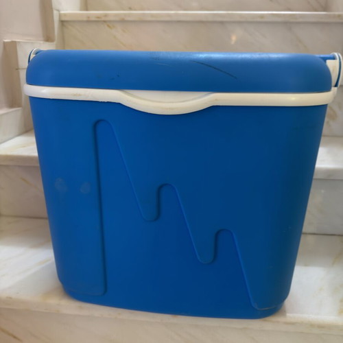 Curver portable cooler 32lt blue