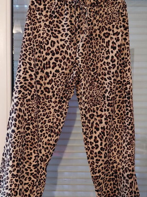 Women's leopard print pants, size M, elastic waist