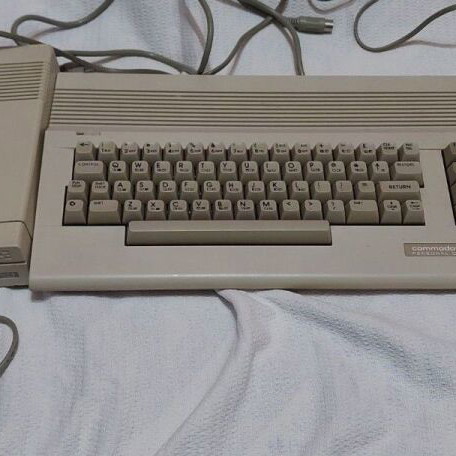 Commodore 64C with 1541-II Disk Drive like new, complete set
