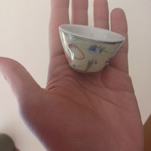 Set of 2 small ceramic egg cups like new