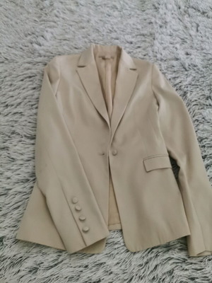 Zara women's satin blazer like new, ivory color with lining