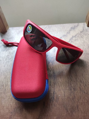Unisex kids sunglasses new with polarized lenses for ages 2-7