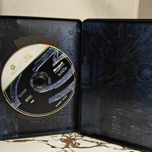Halo 3 Limited Edition Xbox 360 used with metal case and artbook