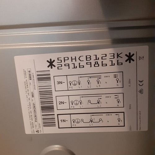 Pitsos PHCB123K29 electric stove like new with trays