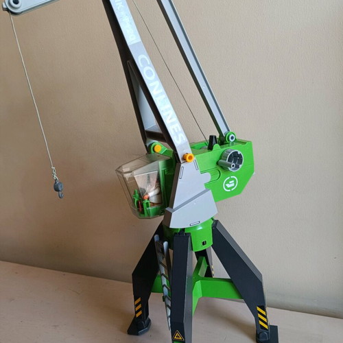 Playmobil crane used with iron hook and functional