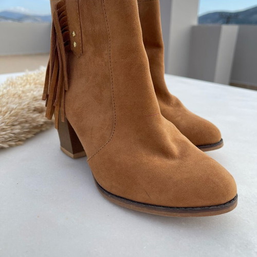Bershka ankle boots camel with fringes like new, size 37
