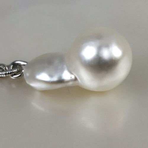 Handmade necklace with authentic Australian South Sea Baroque Pearl and silver 925 chain