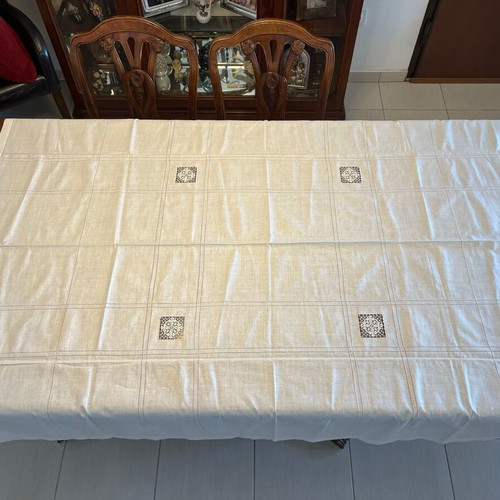 Tablecloth used with stain, dimensions 180x140cm