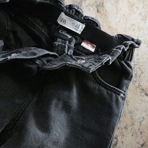 Zara Kids Disney Minnie jeans in like new condition