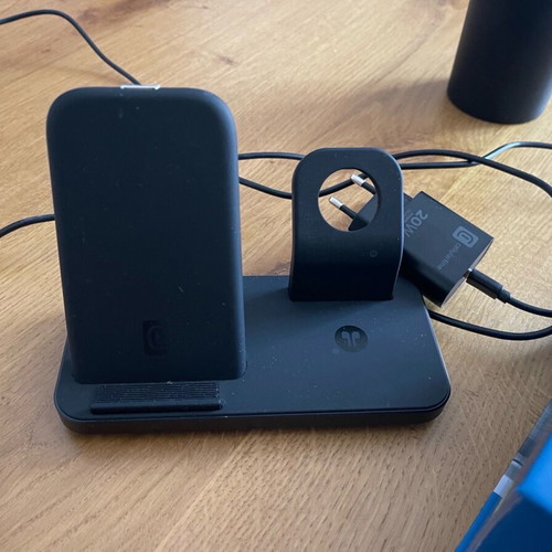Cellular Line Trio Wireless Charger like new for Apple products