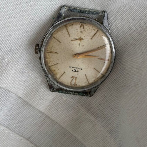 Technos men's watch used with dial and oxidation damage