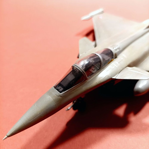 Πλαστικό μοντέλο Rafale 1/72 καινούργιο, βαμμένο αερογράφο