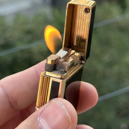 S.T. Dupont Laque De Chine lighter, gold with brown lacquer