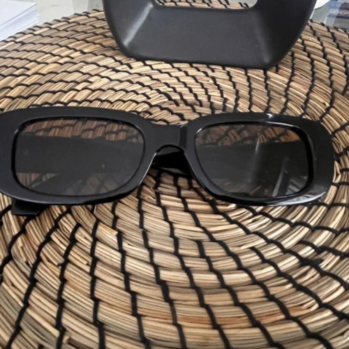 Black sunglasses with orange lens like new